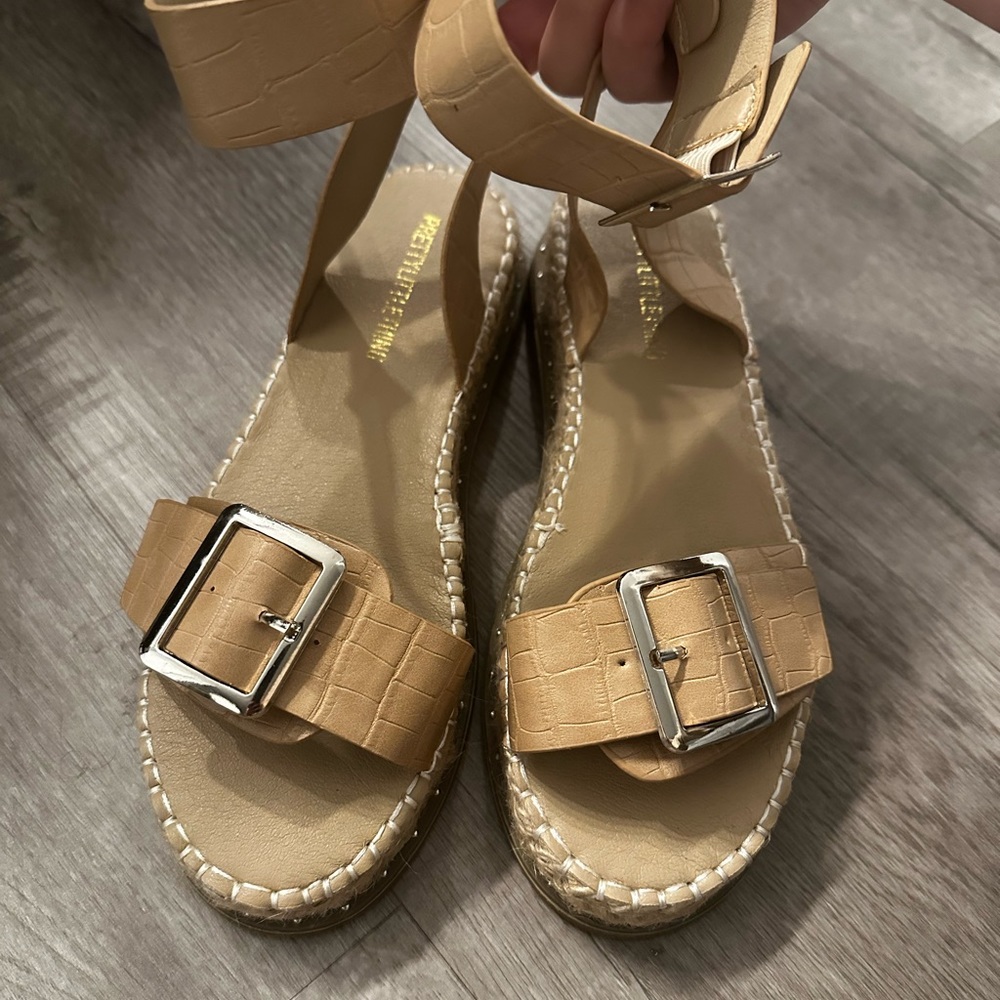 Tan sandals size 38 (US 7)